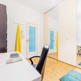 Private room for rent for €885 per month in Milan, Via Andrea Solari