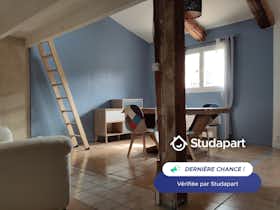 Apartament de închiriat pentru 1.050 EUR pe lună în Nans-les-Pins, Traverse de la Font Vieille