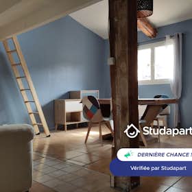 Apartamento en alquiler por 1050 € al mes en Nans-les-Pins, Traverse de la Font Vieille