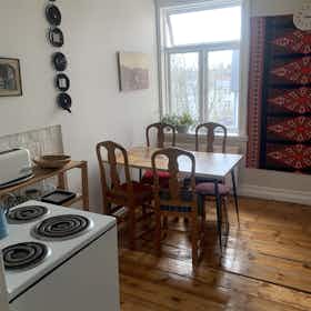 Apartment for rent for ISK 300,016 per month in Reykjavík, Miðstræti