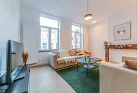 Apartment for rent for €2,450 per month in Brussels, Rue Antoine Dansaert