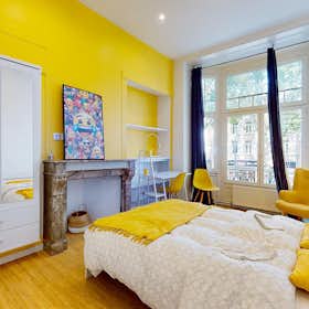 Private room for rent for €684 per month in Lille, Boulevard Bigo Danel