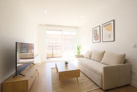 Apartment for rent for €1,545 per month in Madrid, Calle de Mauricio Legendre