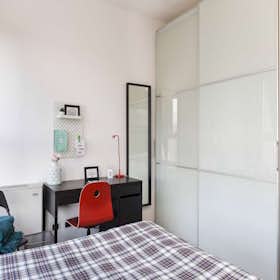 Private room for rent for €835 per month in Milan, Via Giovanni Spadolini