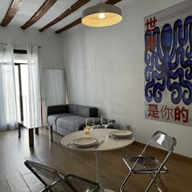 Apartment for rent for €1,700 per month in Barcelona, Carrer de Sant Bertran