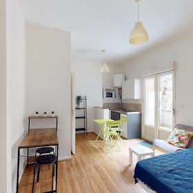 Studio à louer pour 420 €/mois à Reims, Rue de Vesle