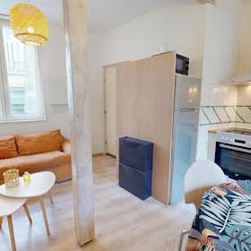 Apartamento for rent for 460 € per month in Saint-Étienne, Rue des Frères Chappe