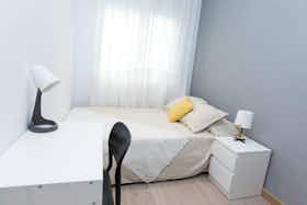 Приватна кімната за оренду для 390 EUR на місяць у Zaragoza, Calle Baltasar Gracián