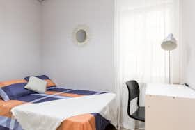 Privé kamer te huur voor € 370 per maand in Zaragoza, Calle Baltasar Gracián