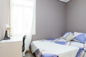 私人房间 正在以 €370 的月租出租，其位于 Zaragoza, Calle Baltasar Gracián