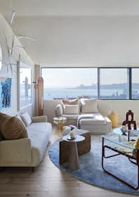 Apartment for rent for €3,400 per month in Lisbon, Rua Garcia de Orta