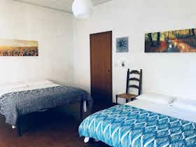 Pokój prywatny do wynajęcia za 470 € miesięcznie w mieście Venice, Via Aleardo Aleardi