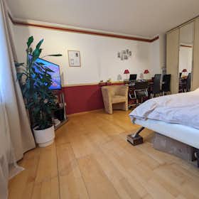 Appartement for rent for 1 200 € per month in Munich, Kraepelinstraße