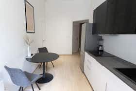 Apartment for rent for HUF 267,401 per month in Budapest, Podmaniczky utca