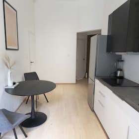 Wohnung zu mieten für 272.162 HUF pro Monat in Budapest, Podmaniczky utca