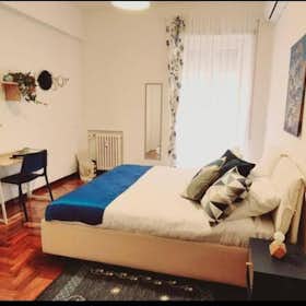 Apartament de închiriat pentru 1.200 EUR pe lună în Rome, Via Val Santerno