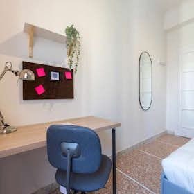 Private room for rent for €815 per month in Rome, Viale delle Provincie