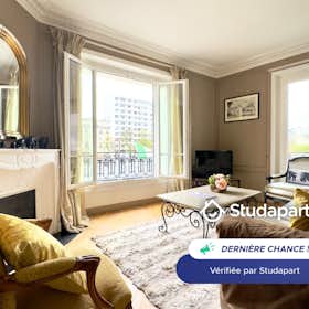Apartment for rent for €3,000 per month in Paris, Rue des Maraîchers