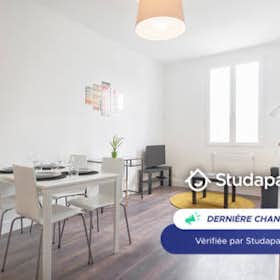 Apartment for rent for €970 per month in Bordeaux, Rue du Palais-Gallien