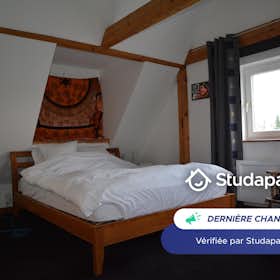 House for rent for €700 per month in Strasbourg, Rue Richard Brunck