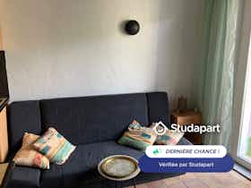 Apartamento para alugar por € 600 por mês em La Valette-du-Var, Place Carnot