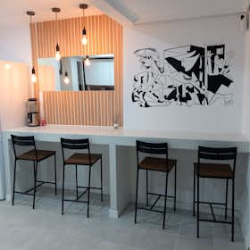 WG-Zimmer for rent for 300 € per month in Burjassot, Carrer Colom