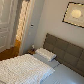 Apartment for rent for €3,300 per month in Vienna, Franzensgasse
