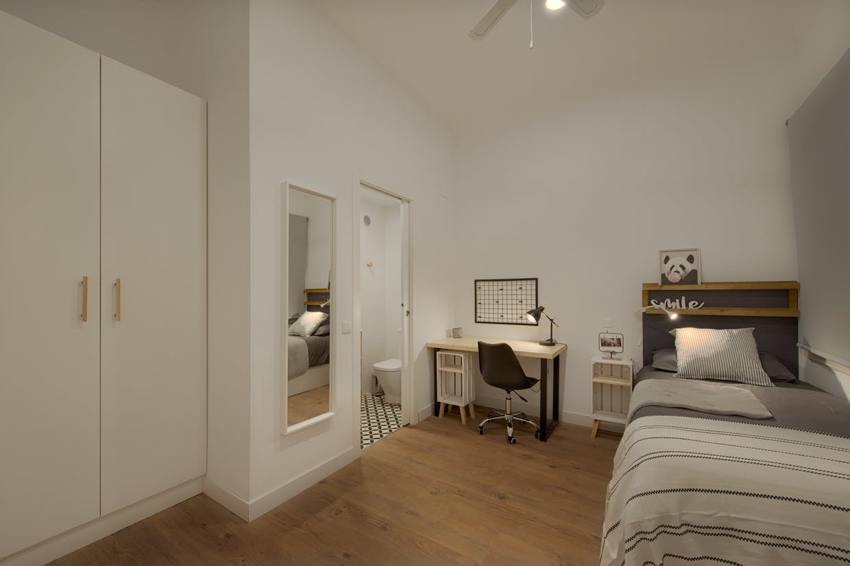 Single room Barcelona, 1 bed, 11m² — photo 1