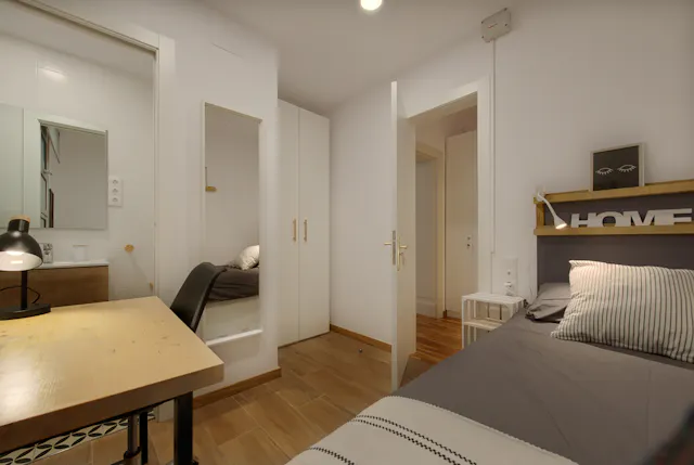 Private room in Carrer de Balmes, Barcelona (1507734) room image 1