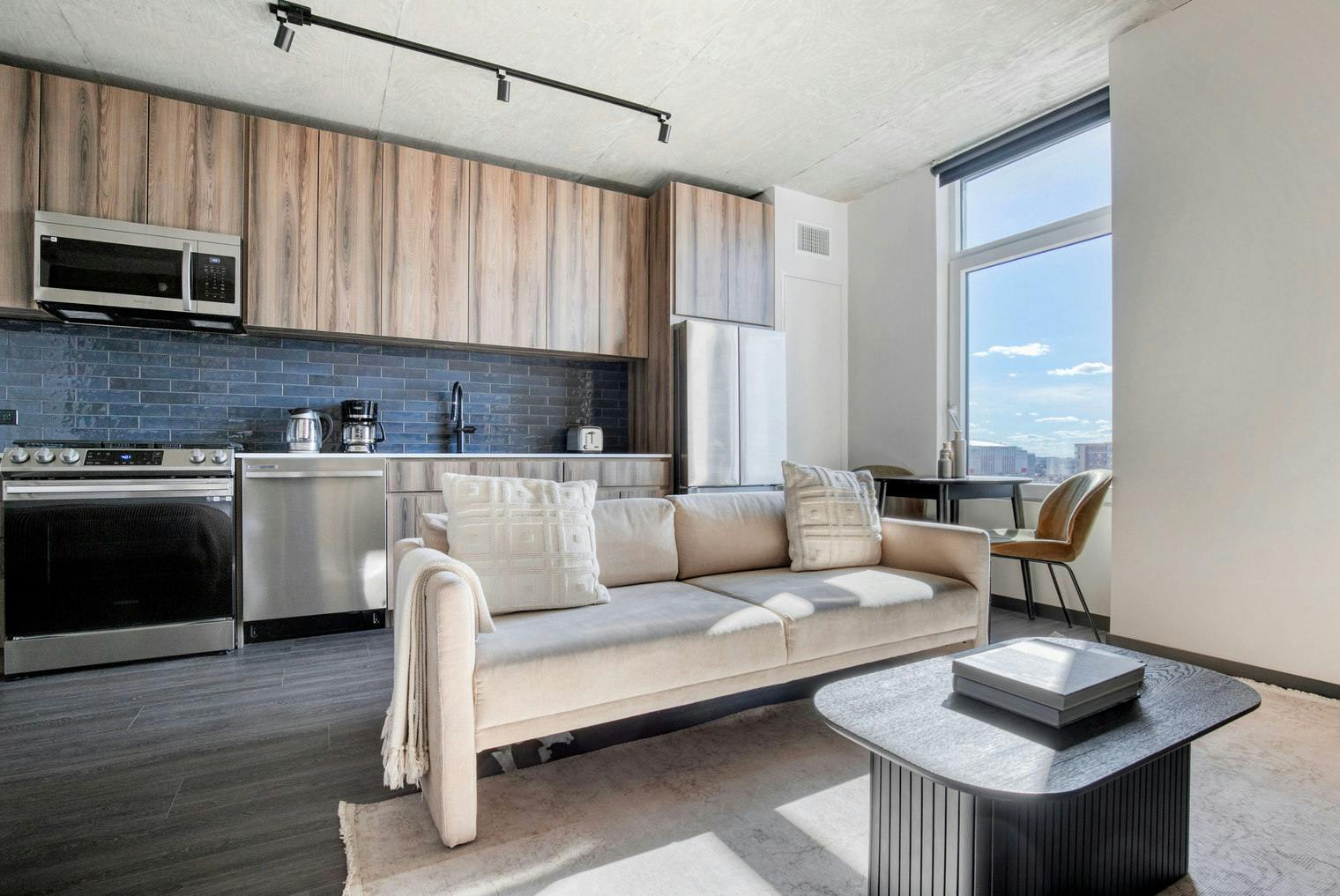 Studio for rent for $2,690 per month in Chicago, North Ashland Avenue