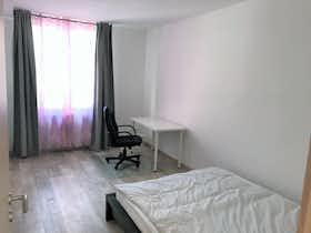 Private room for rent for HUF 112,274 per month in Budapest, Üllői út
