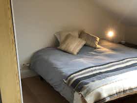 Отдельная комната сдается в аренду за 700 € в месяц в La Hulpe, Rue des Combattants