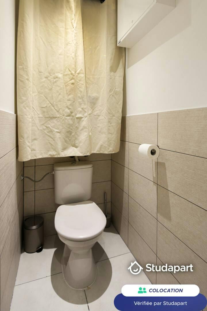 Private room for rent on Rue Ravat, Lyon - Vue 5