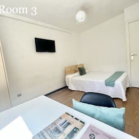 Private room for rent for €430 per month in Sevilla, Avenida de la Paz