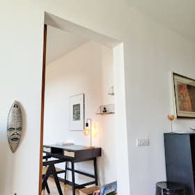 Appartement te huur voor € 3.000 per maand in Siena, Via dei Rossi