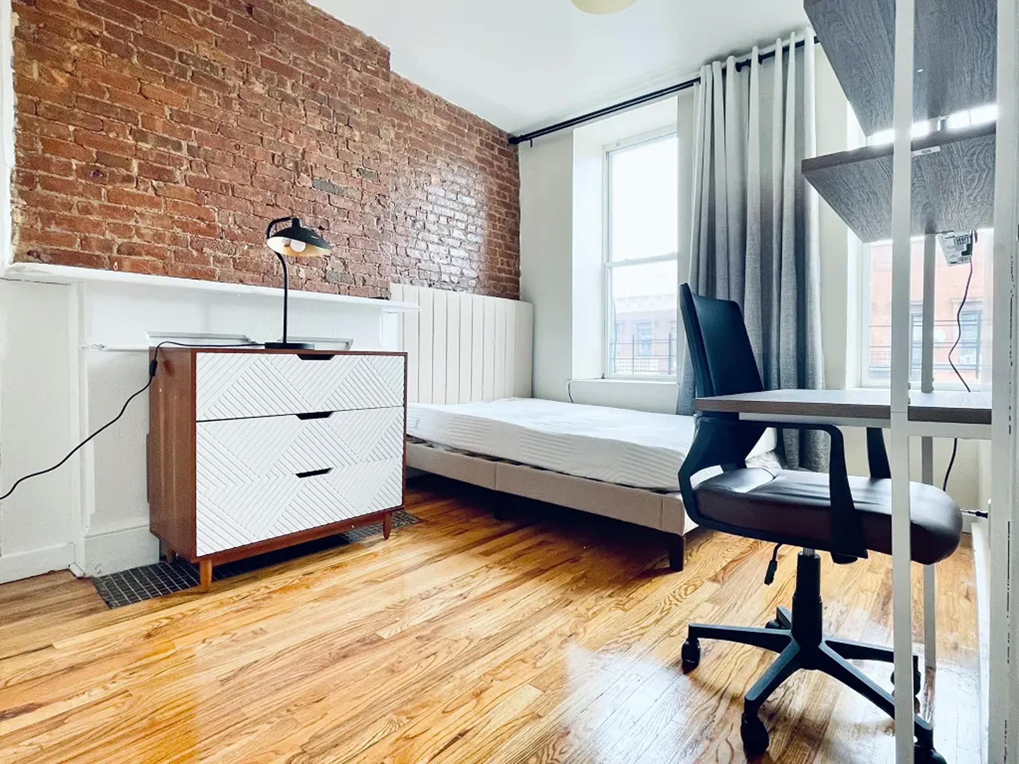 Bedford Ave, Brooklyn, NY preview