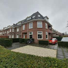 Haus zu mieten für 1.300 € pro Monat in Nijmegen, Groesbeekseweg
