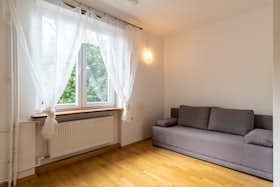 单间公寓 正在以 PLN 2,050 的月租出租，其位于 Warsaw, aleja Zjednoczenia