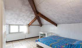 Private room for rent for €460 per month in Cologno Monzese, Via Pietro Venino
