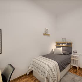 Private room for rent for €815 per month in Barcelona, Carrer de Balmes