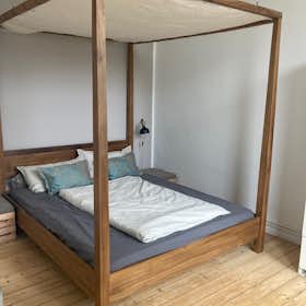 Wohnung zu mieten für 1.350 € pro Monat in Hannover, Lister Kirchweg