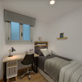 Private room for rent for €789 per month in Barcelona, Carrer de Balmes