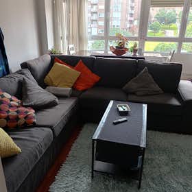 Private room for rent for €400 per month in Getxo, Sarrikobaso kalea