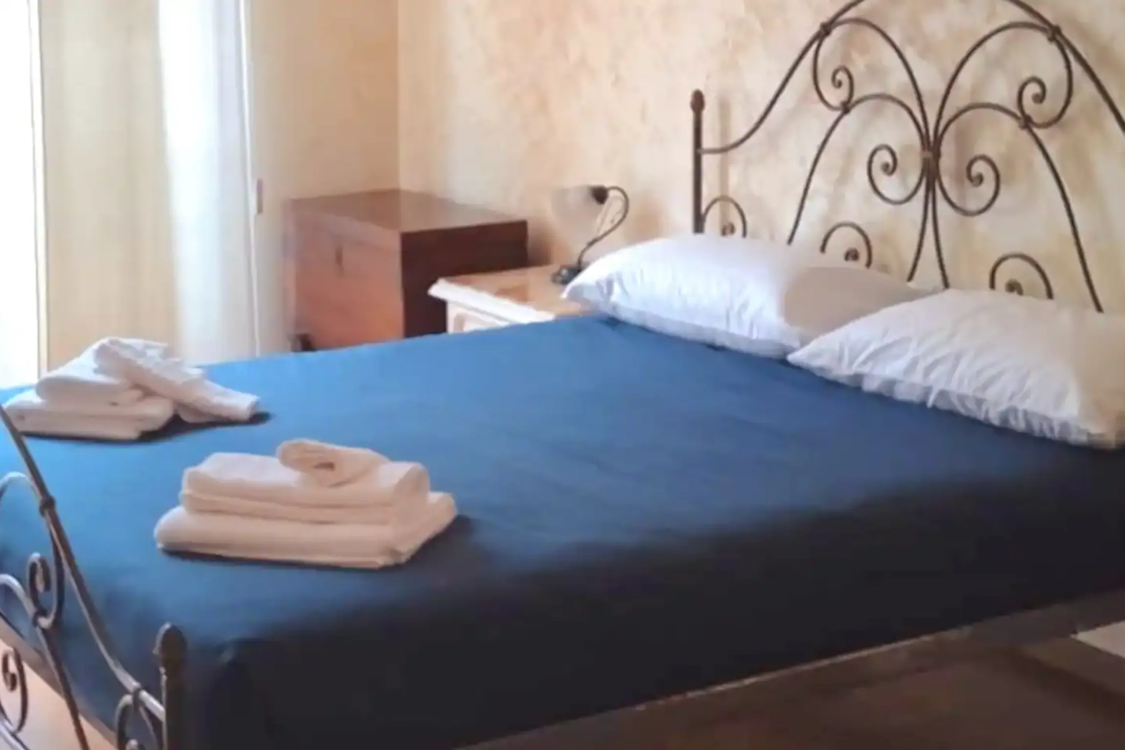 2-Bedroom Apartment in Via Filadelfia, Turin (1508129) ROOM 1