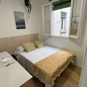 Private room for rent for €750 per month in Madrid, Calle del General Pardiñas