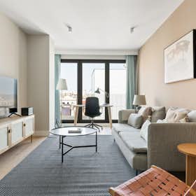 Apartment for rent for €4,118 per month in Barcelona, Via Augusta