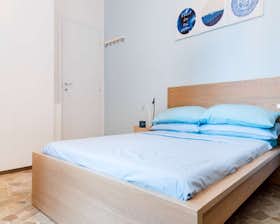 Private room for rent for €810 per month in Milan, Via Luigi Scrosati