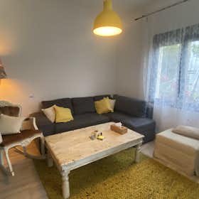Maison for rent for 700 € per month in Agía Paraskeví, Kriezotou