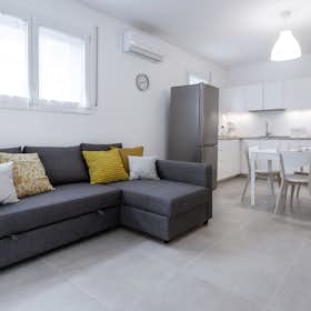 Apartment for rent for €2,700 per month in Milan, Via Giovanni Battista Piranesi