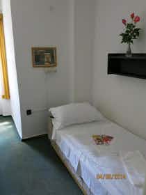 Приватна кімната за оренду для 193 769 HUF на місяць у Budapest, Cházár András utca
